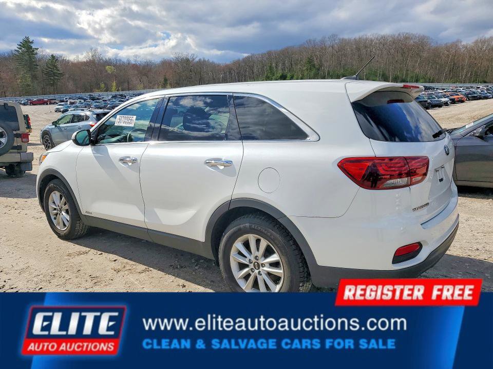 Used 2019 Kia Sorento LX image 4