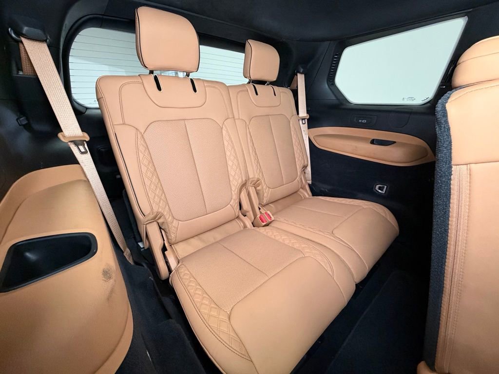 Used 2024 Jeep Grand Cherokee L Summit AWD/4WD image 10