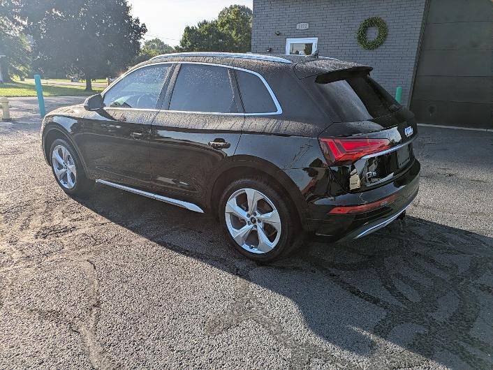 Used 2021 Audi Q5 2.0T Premium Plus w/ Premium Plus Package AWD/4WD image 3