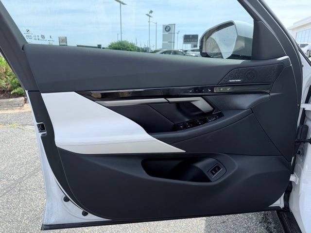 Certified 2026 BMW 530i xDrive AWD/4WD image 13
