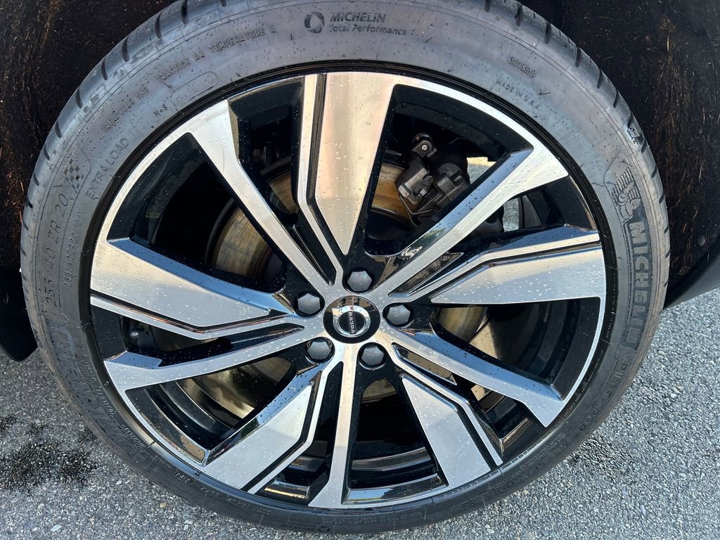 Used 2021 Volvo XC40 P8 Recharge w/ Advanced Package AWD/4WD image 13