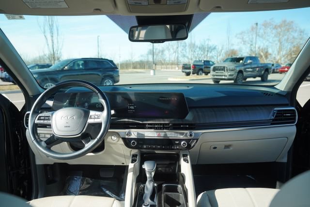 Used 2024 Kia Telluride EX w/ EX Captain's Chair Package image 27