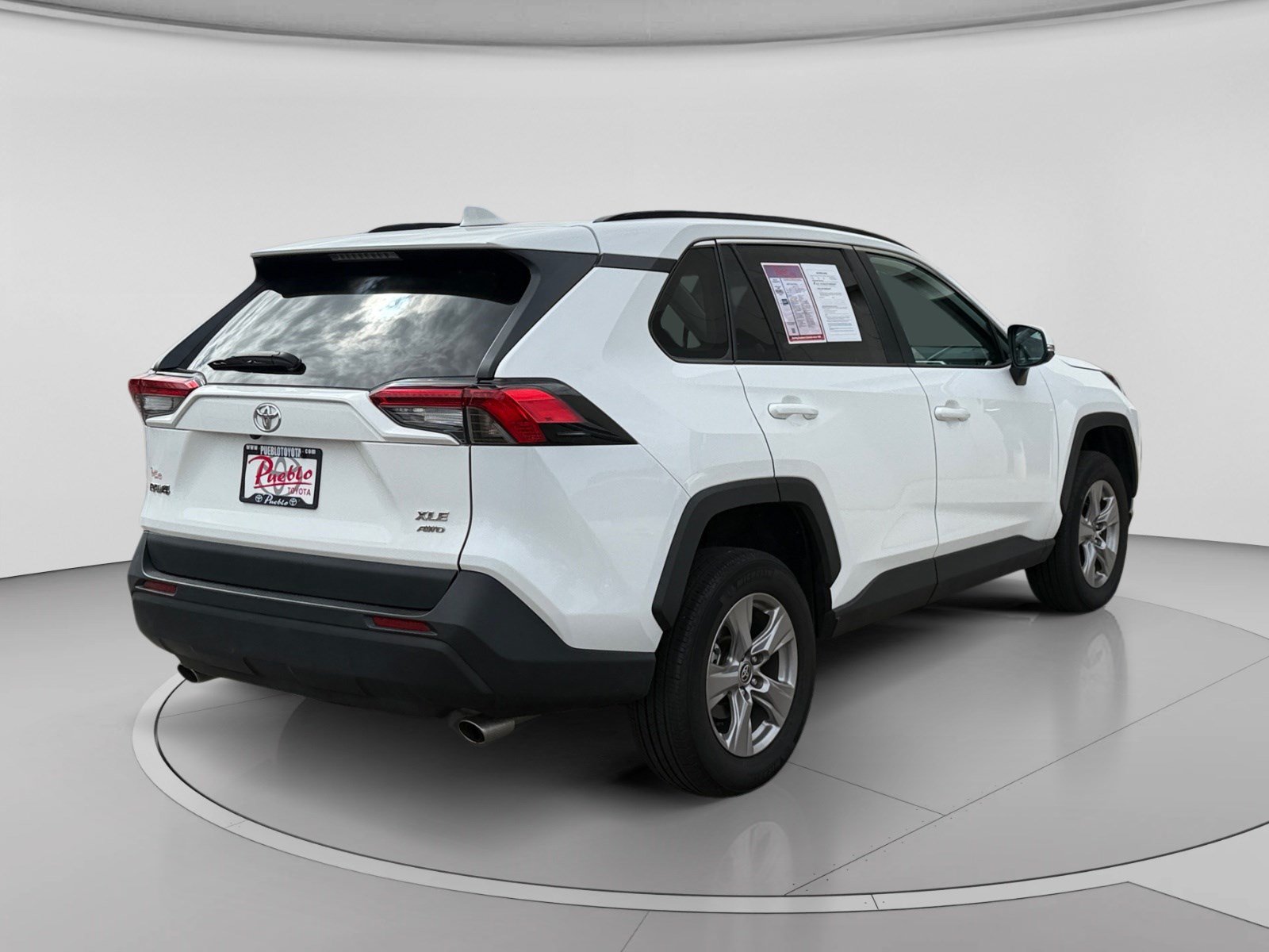 Used 2025 Toyota RAV4 XLE AWD/4WD image 5