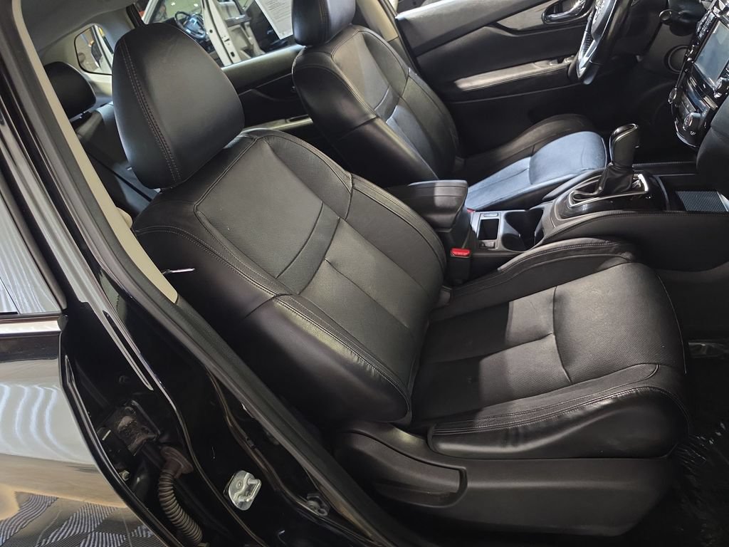 Used 2017 Nissan Rogue SL AWD/4WD image 25
