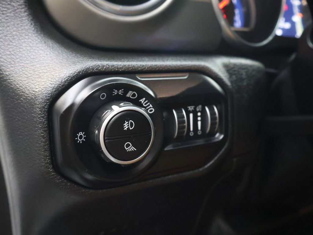Used 2021 Jeep Gladiator Rubicon w/ Uconnect 4C Nav & Sound Group AWD/4WD image 19