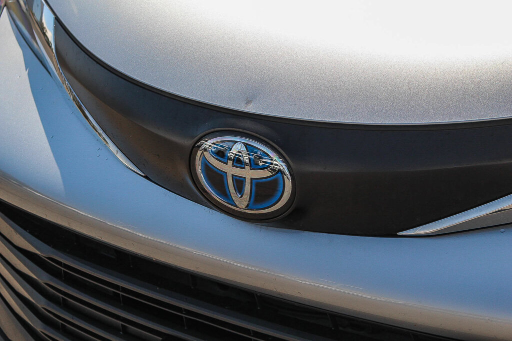 Certified 2023 Toyota Sienna XLE FWD image 25