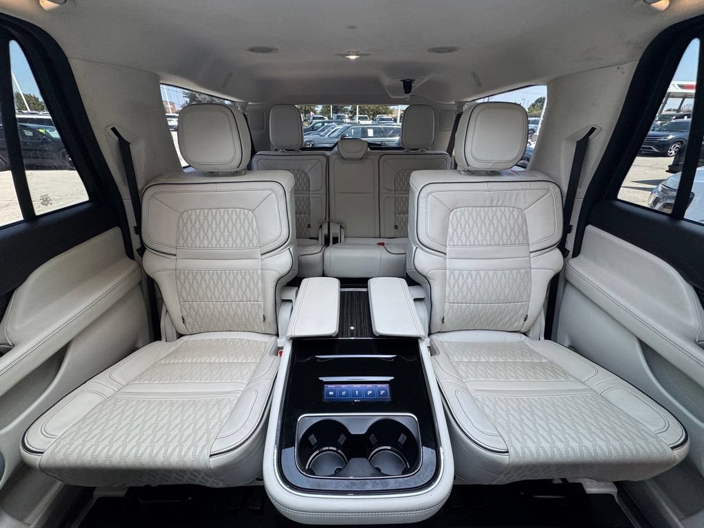 Used 2024 Lincoln Navigator L Black Label AWD/4WD image 29
