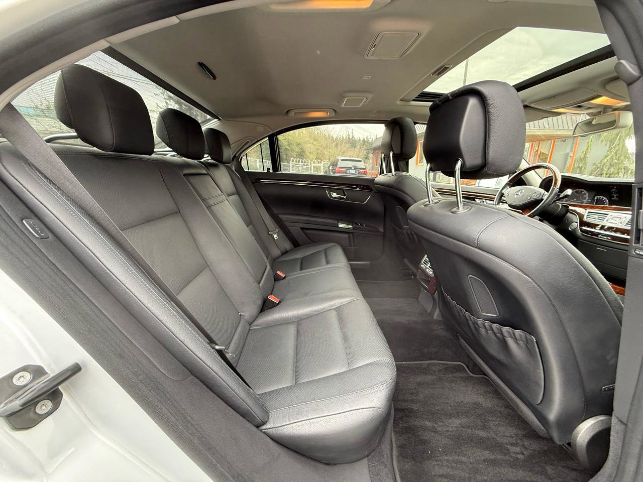 Used 2010 Mercedes-Benz S 550 4MATIC image 24