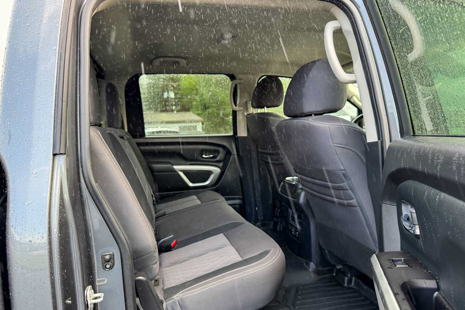 Used 2021 Nissan Titan SV w/ SV Convenience Package AWD/4WD image 11
