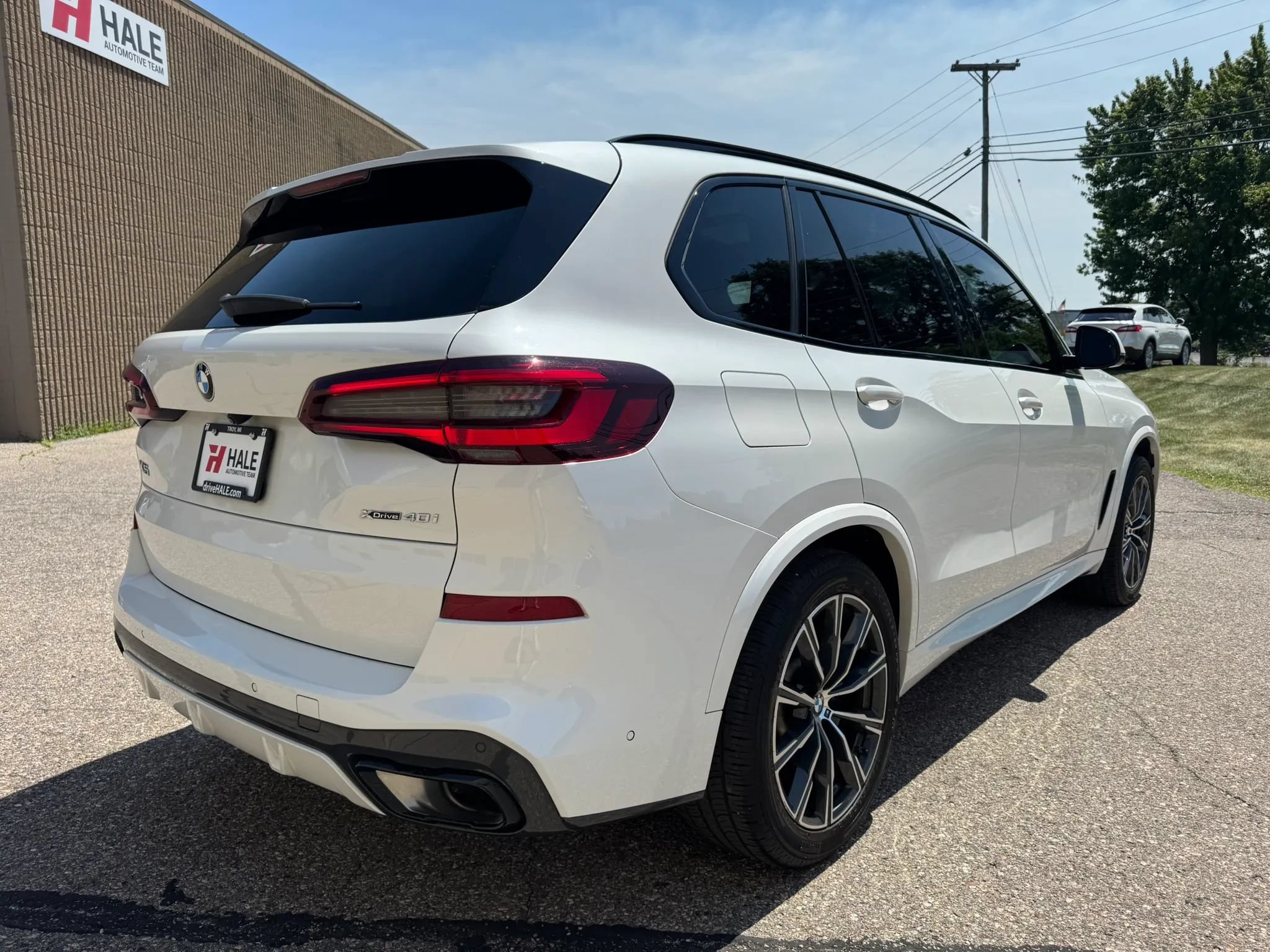 Used 2021 BMW X5 xDrive40i w/ M Sport Package AWD/4WD image 9