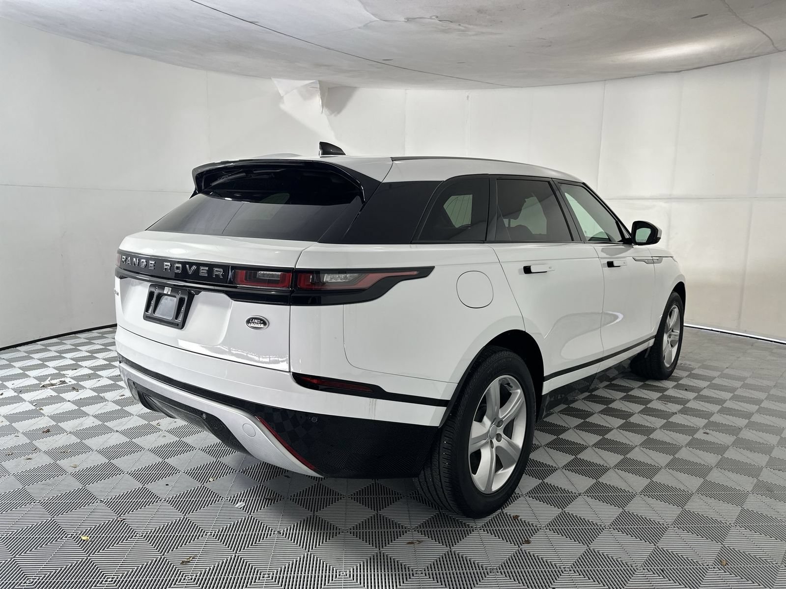 Used 2022 Land Rover Range Rover Velar S AWD/4WD image 8