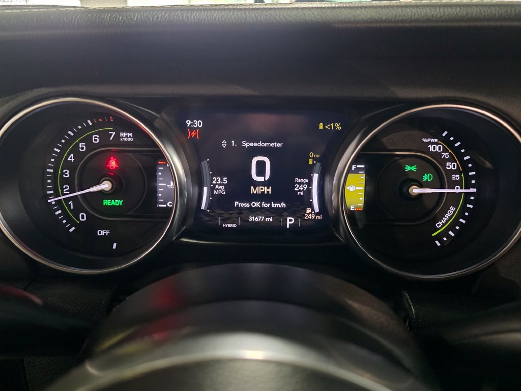 Used 2023 Jeep Wrangler Unlimited Sahara AWD/4WD image 8