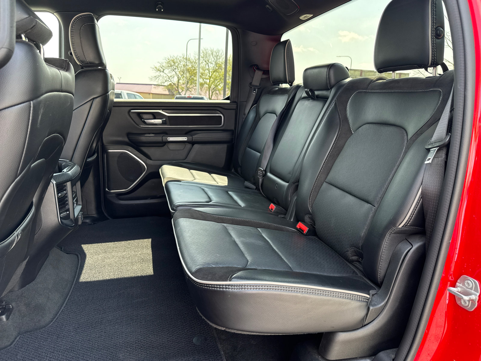 Used 2024 RAM 1500 Laramie AWD/4WD image 6