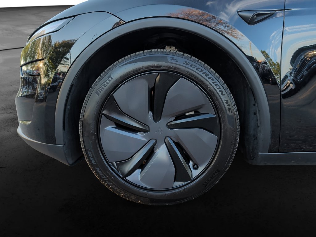 Used 2026 Tesla Model Y Long Range AWD/4WD image 9