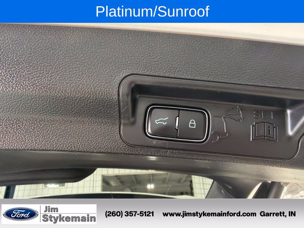 Used 2021 Ford Explorer Platinum w/ Equipment Group 601A AWD/4WD image 36