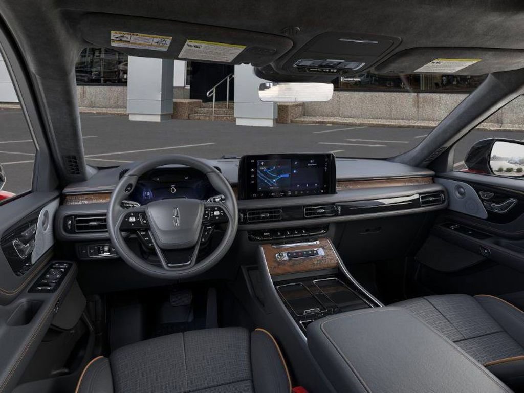 New 2025 Lincoln Aviator Black Label w/ Black Label Special Edition AWD/4WD image 9