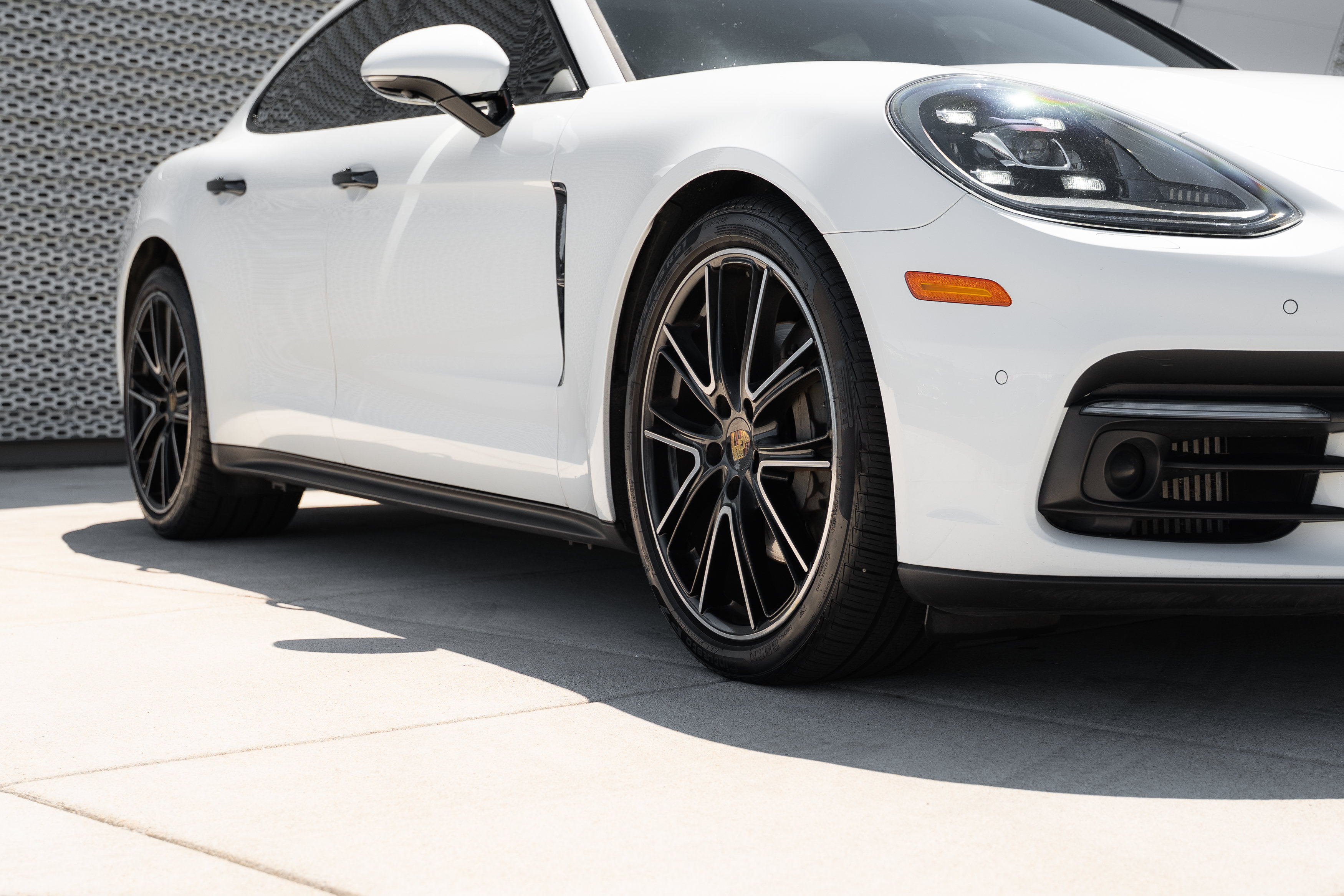 Used 2018 Porsche Panamera 4S AWD/4WD image 37