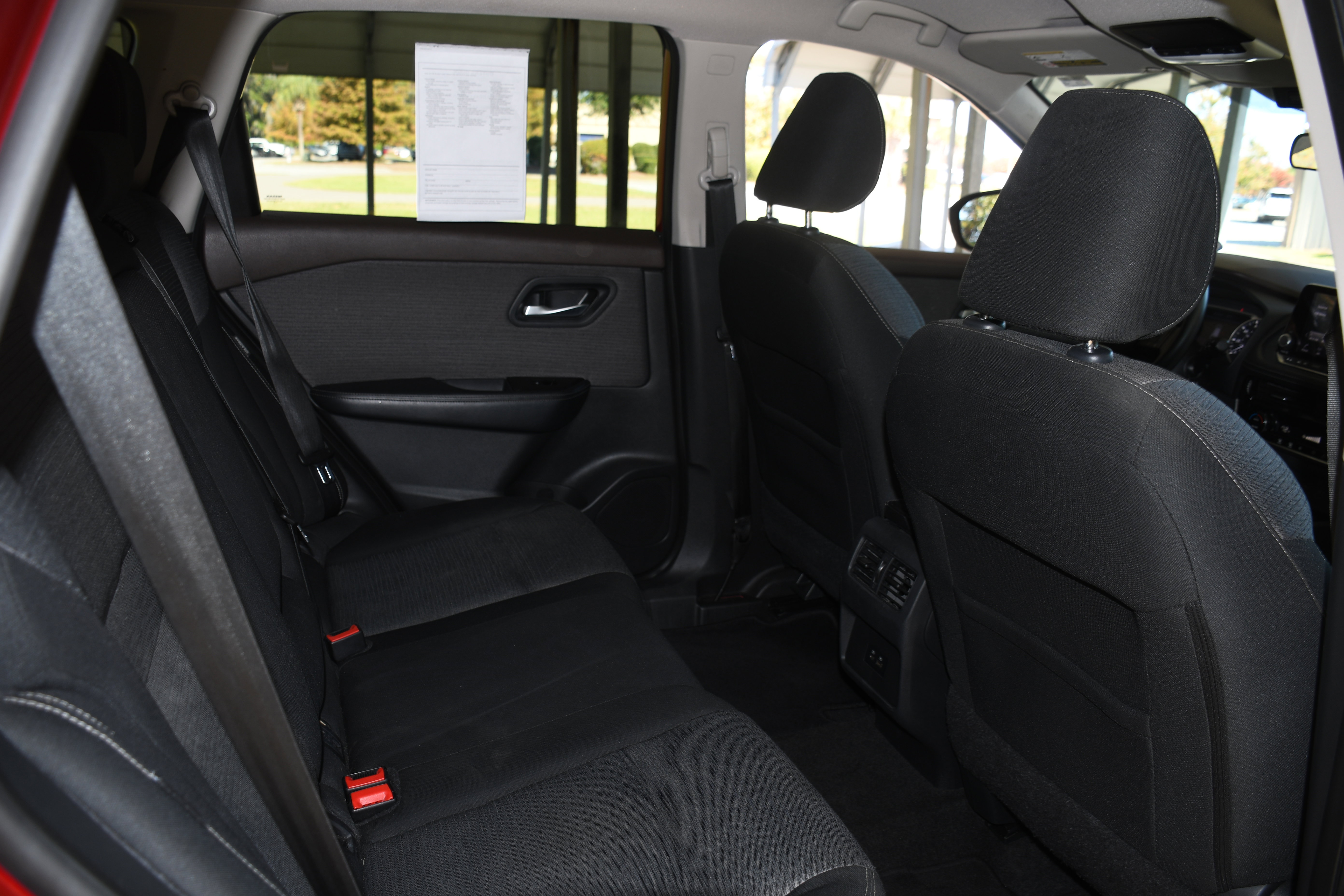 Used 2022 Nissan Rogue SV image 17