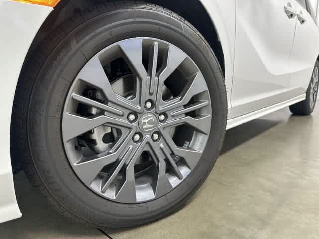 Certified 2026 Honda Odyssey Touring image 29