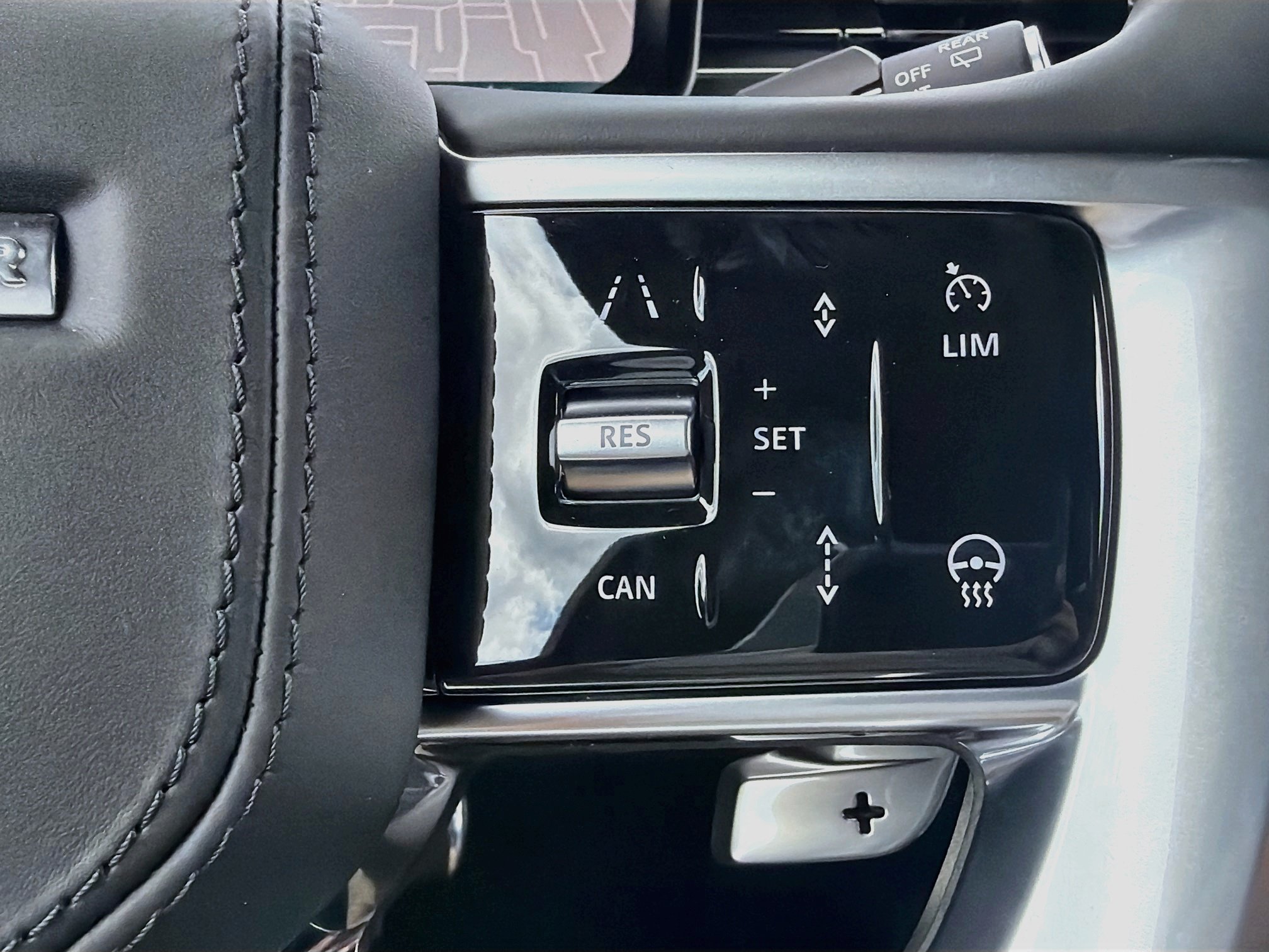 New 2026 Land Rover Range Rover Long Wheelbase SE AWD/4WD image 41