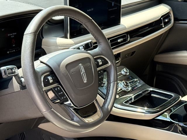Used 2023 Lincoln Nautilus AWD image 18