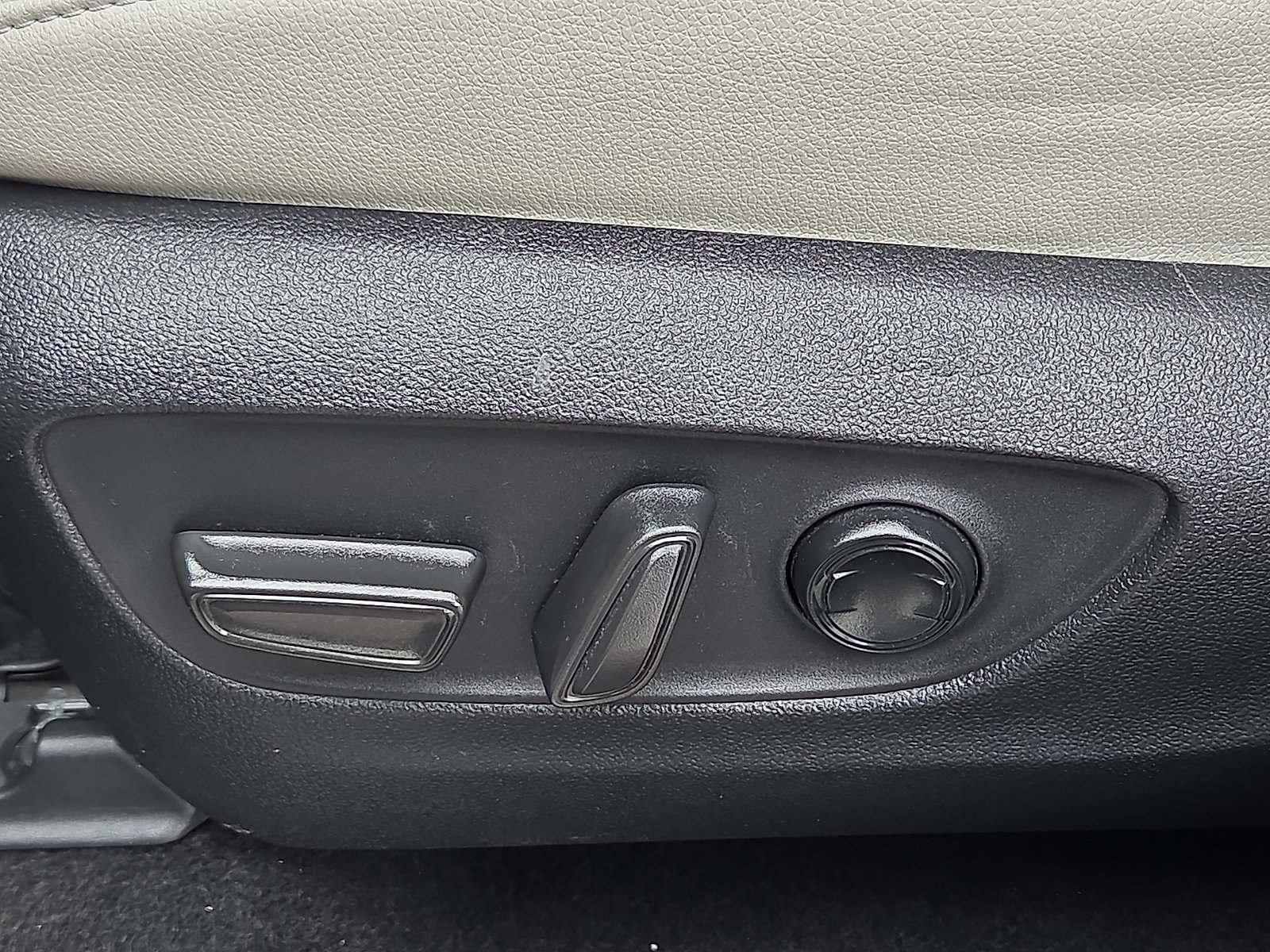 Used 2024 Toyota Grand Highlander AWD image 16