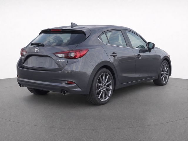 Used 2018 MAZDA MAZDA3 Touring FWD image 4