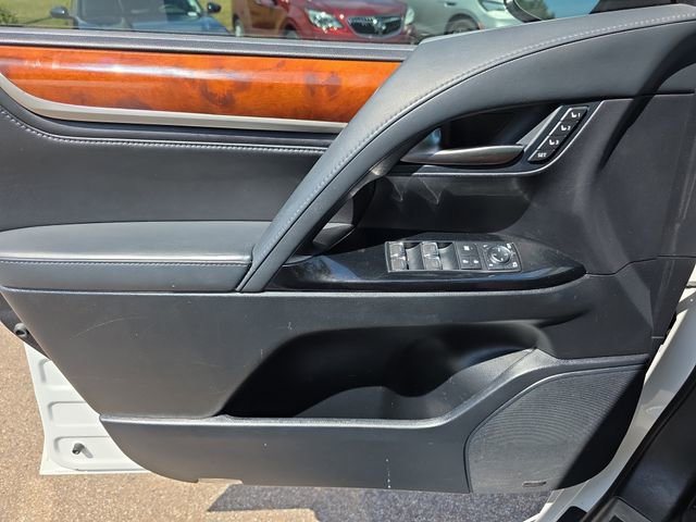 Used 2018 Lexus LX 570 4WD w/ Luxury Package image 21