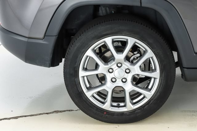 Used 2022 Jeep Compass Latitude AWD/4WD image 17