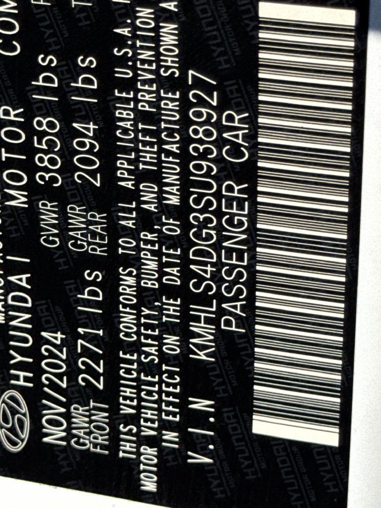 Used 2025 Hyundai Elantra SEL FWD image 34