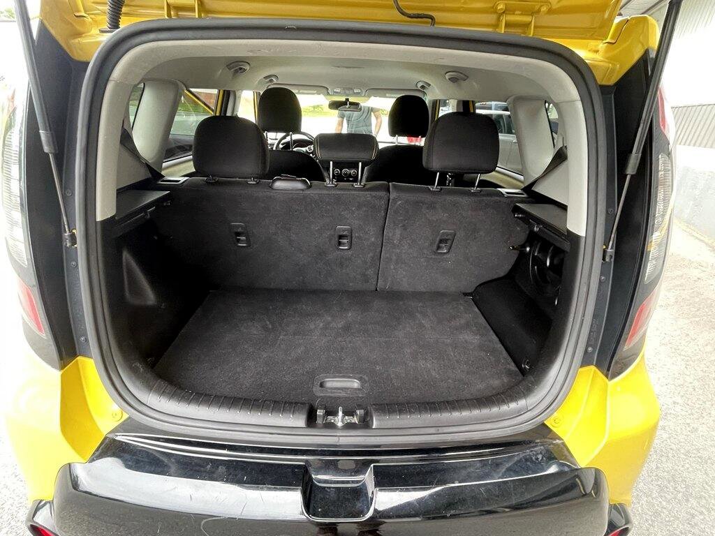 Used 2016 Kia Soul + image 20