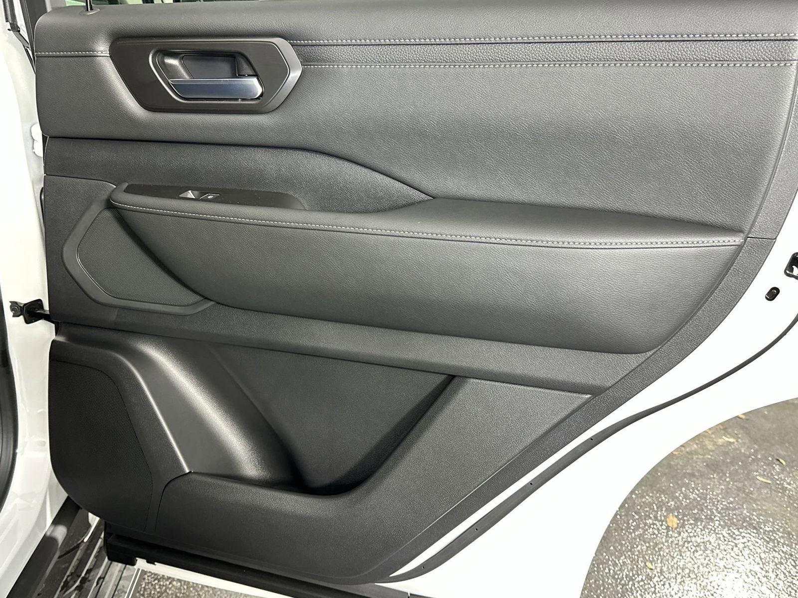 New 2026 Nissan Armada SV image 37