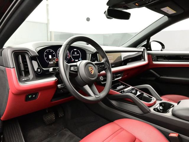 Certified 2024 Porsche Cayenne Coupe AWD/4WD image 4