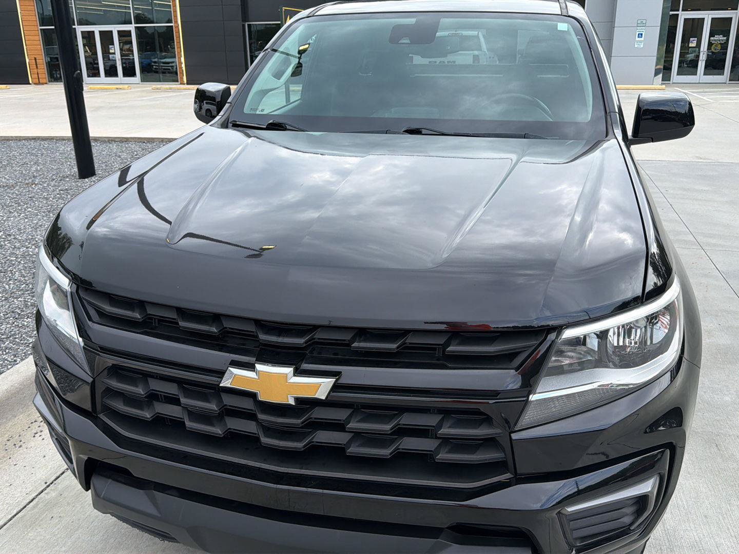 Used 2022 Chevrolet Colorado LT w/ Fleet Safety Package RWD image 8