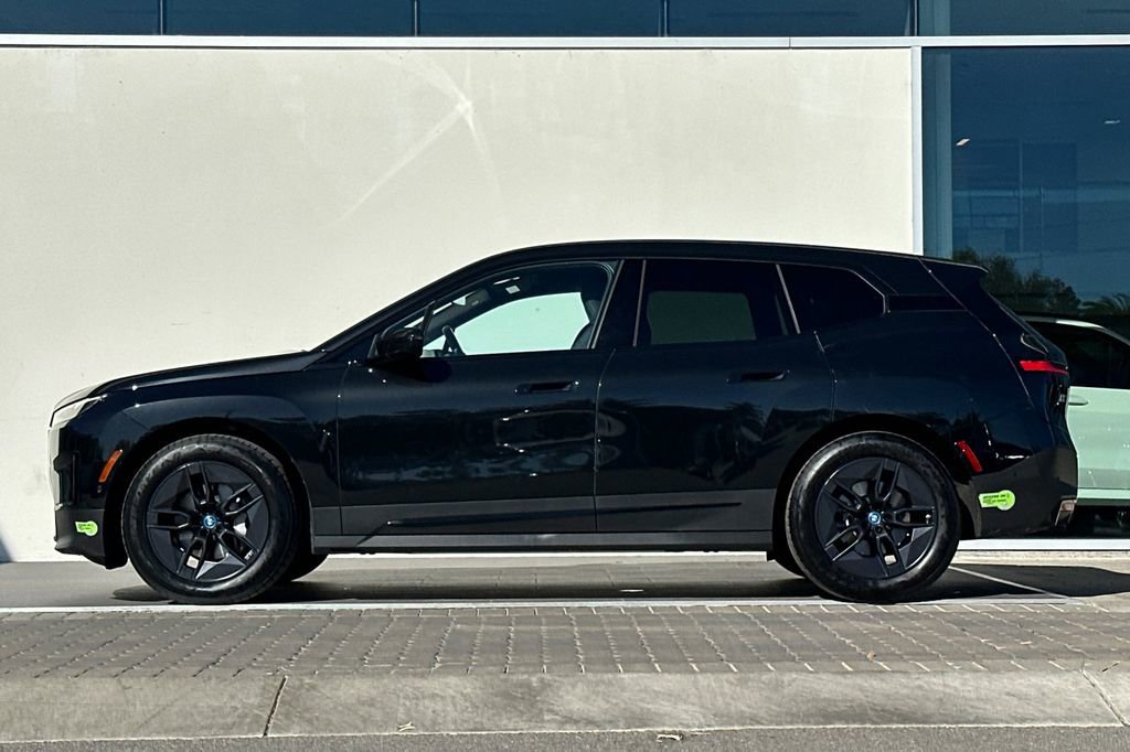 Used 2023 BMW iX xDrive50 image 5