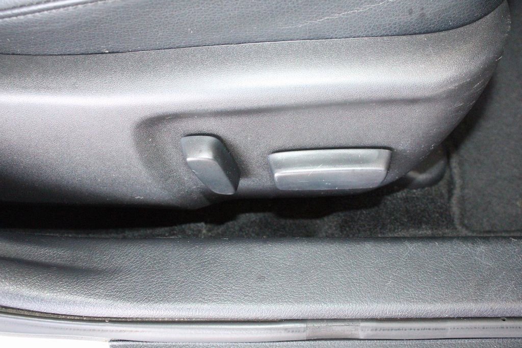 Used 2017 Toyota Avalon XLE image 40