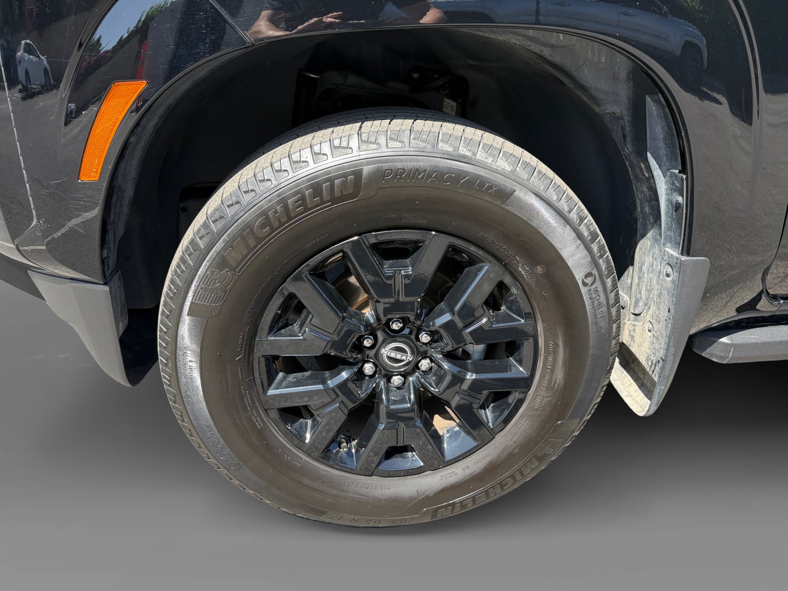 Used 2023 Nissan Frontier SV w/ Midnight Edition Package RWD image 9