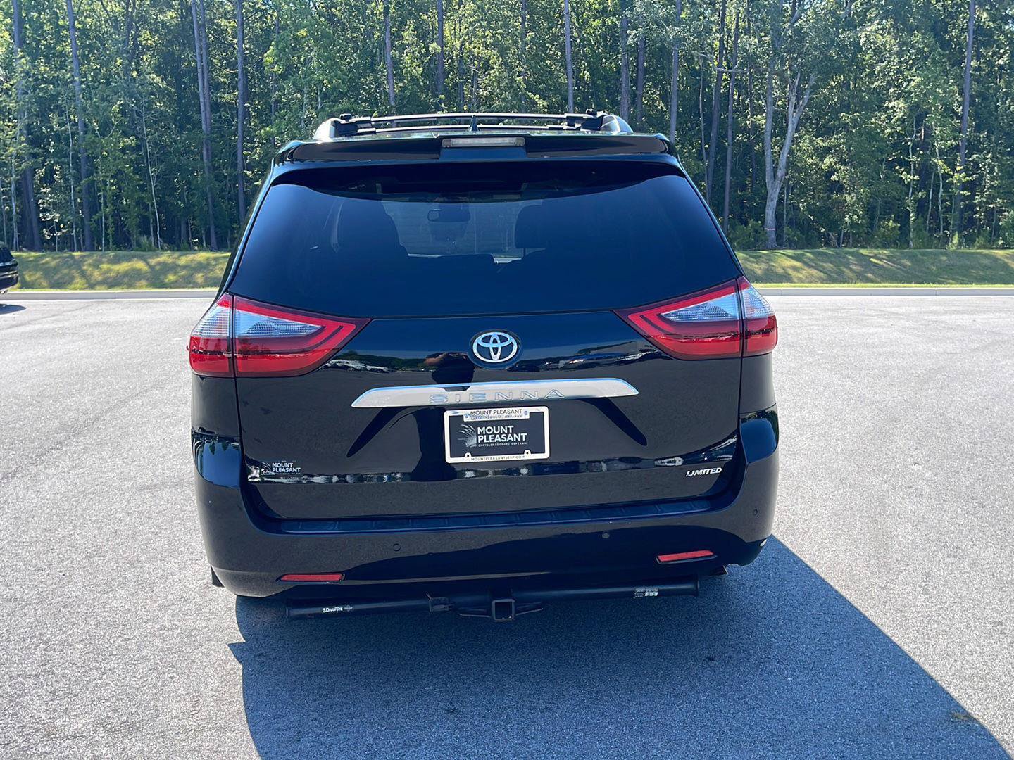 Used 2020 Toyota Sienna Limited Premium FWD image 6