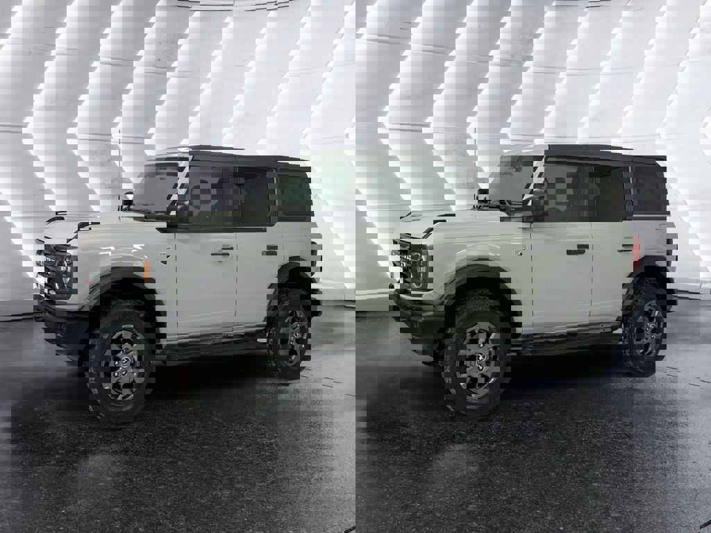 Used 2023 Ford Bronco Big Bend AWD/4WD image 3