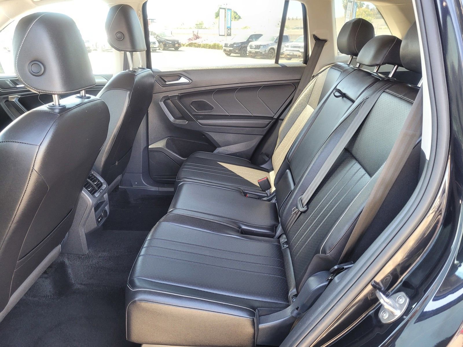 Used 2024 Volkswagen Tiguan SE image 12