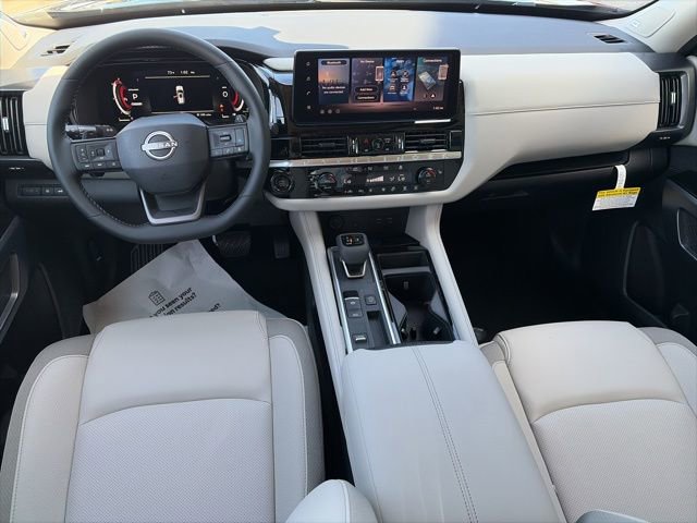 New 2026 Nissan Pathfinder SL image 12