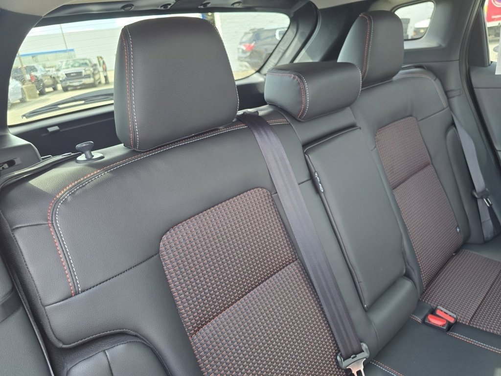 New 2026 Nissan Kicks SR w/ SR Premium Package image 13