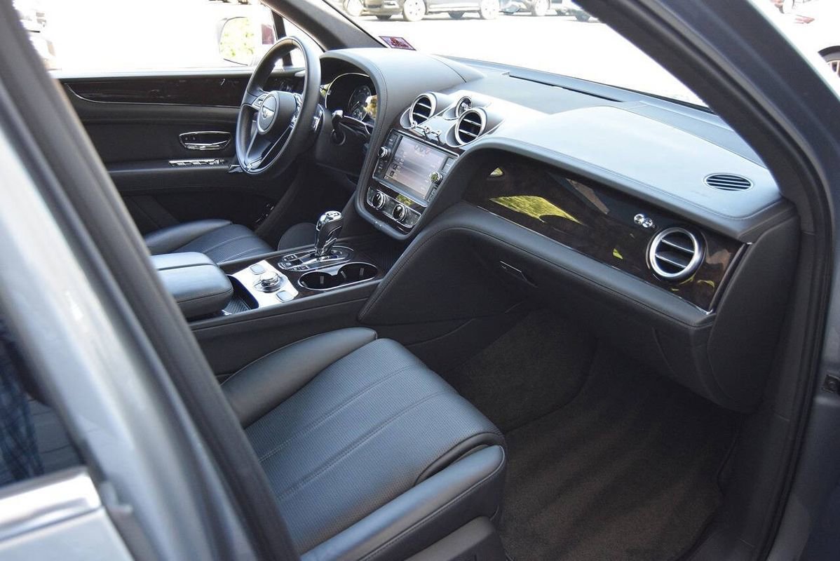 Used 2019 Bentley Bentayga image 24