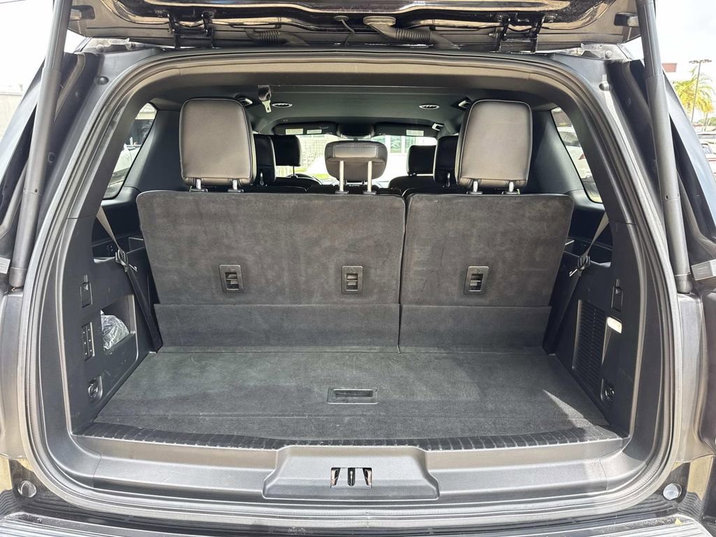 Used 2019 Ford Expedition XLT w/ Equipment Group 202A RWD image 12