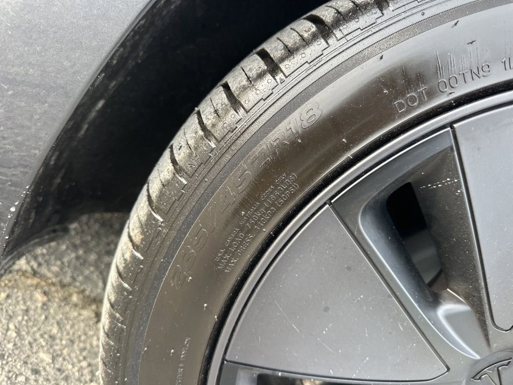 Used 2024 Tesla Model 3 Standard Range image 33