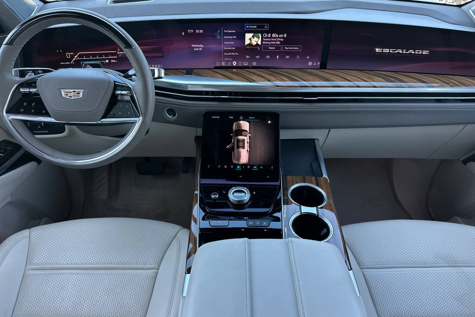 Certified 2025 Cadillac Escalade ESV Premium Luxury Platinum AWD/4WD image 15