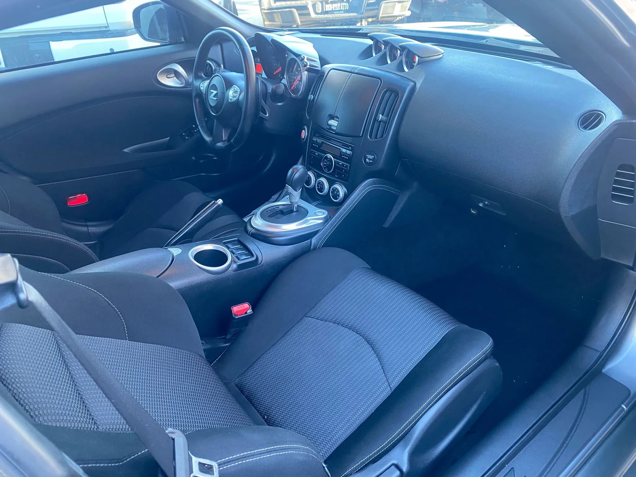 Used 2014 Nissan 370Z Coupe image 8