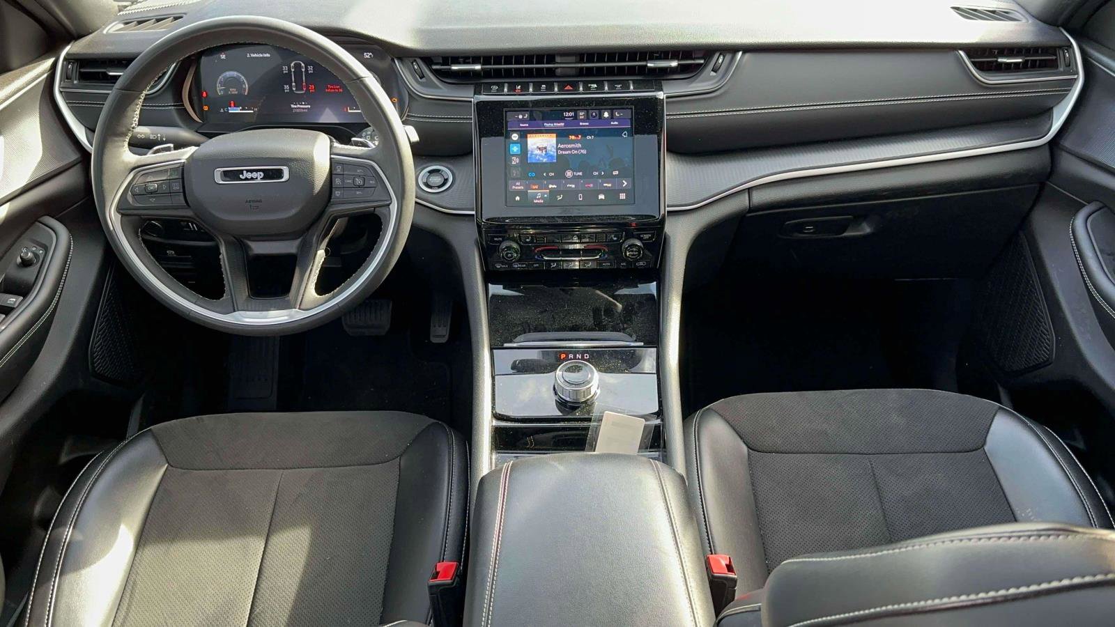 Used 2023 Jeep Grand Cherokee L Laredo image 11