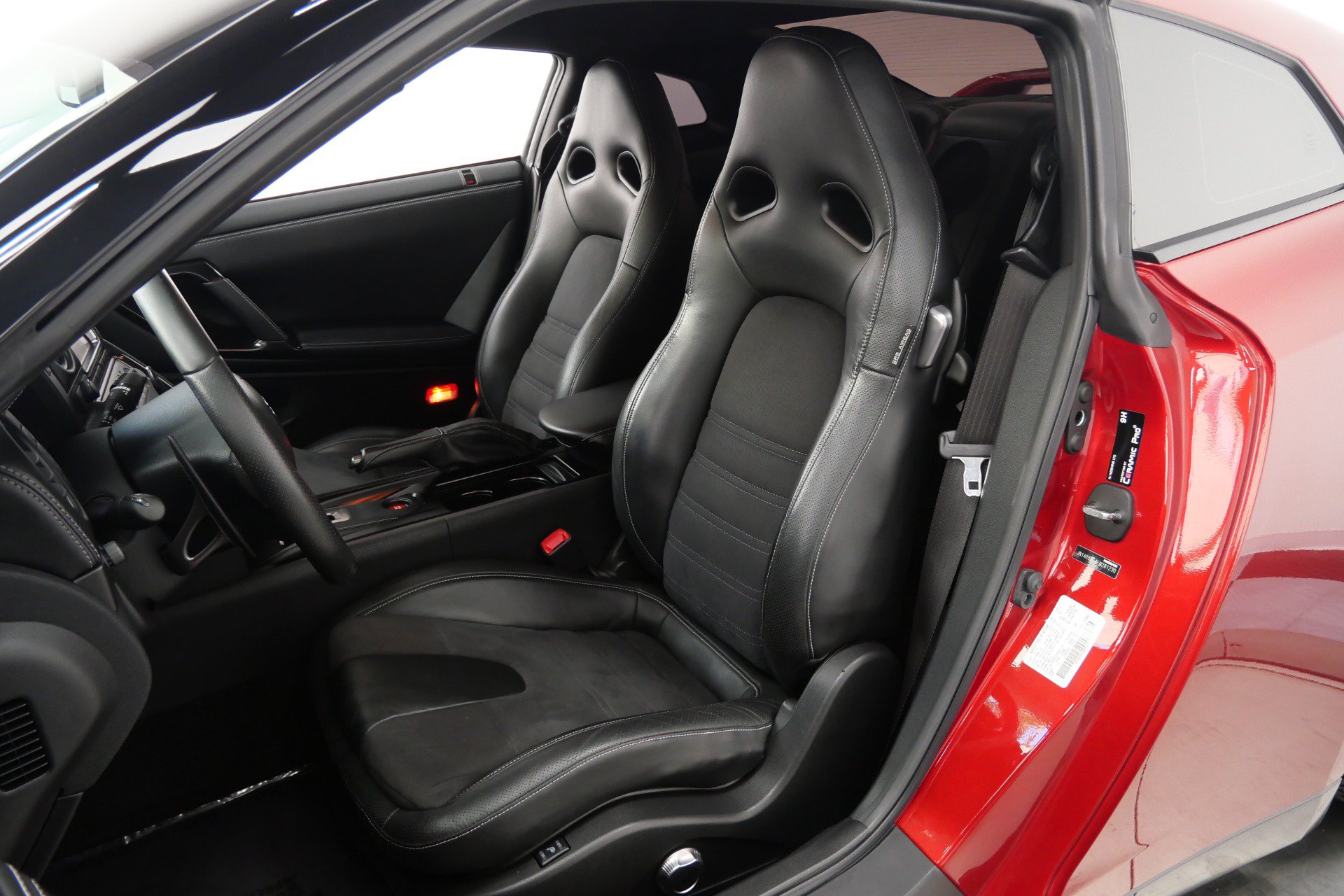 Used 2015 Nissan GT-R Premium AWD/4WD image 26