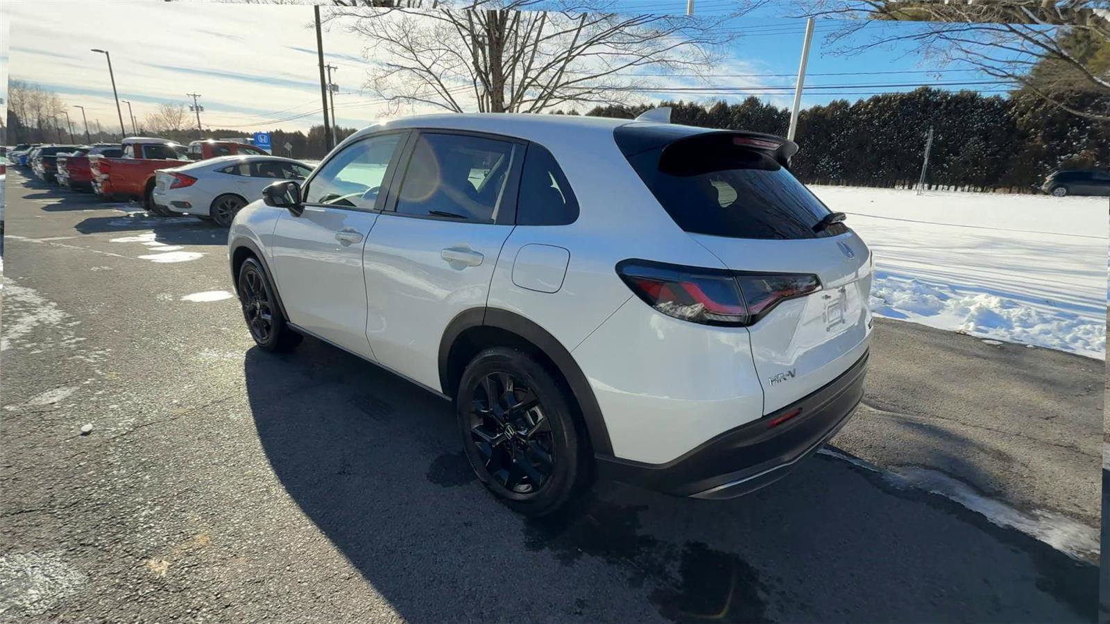Used 2025 Honda HR-V Sport image 6